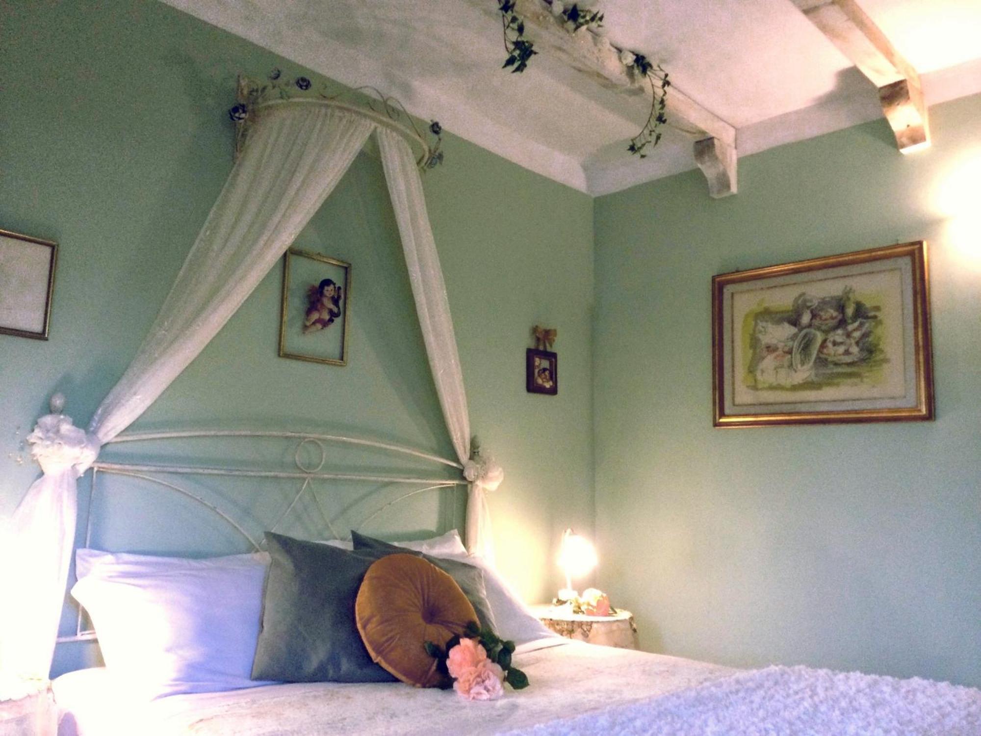 Mirella Charming Bed & Breakfast Alberobello Bilik gambar
